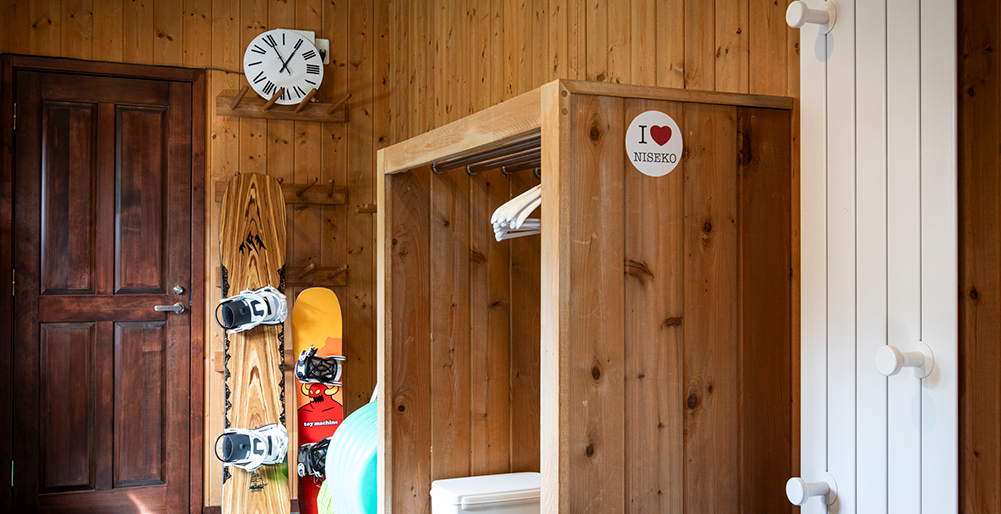 Casa La Mount  - Spacious ski storage and laundry room